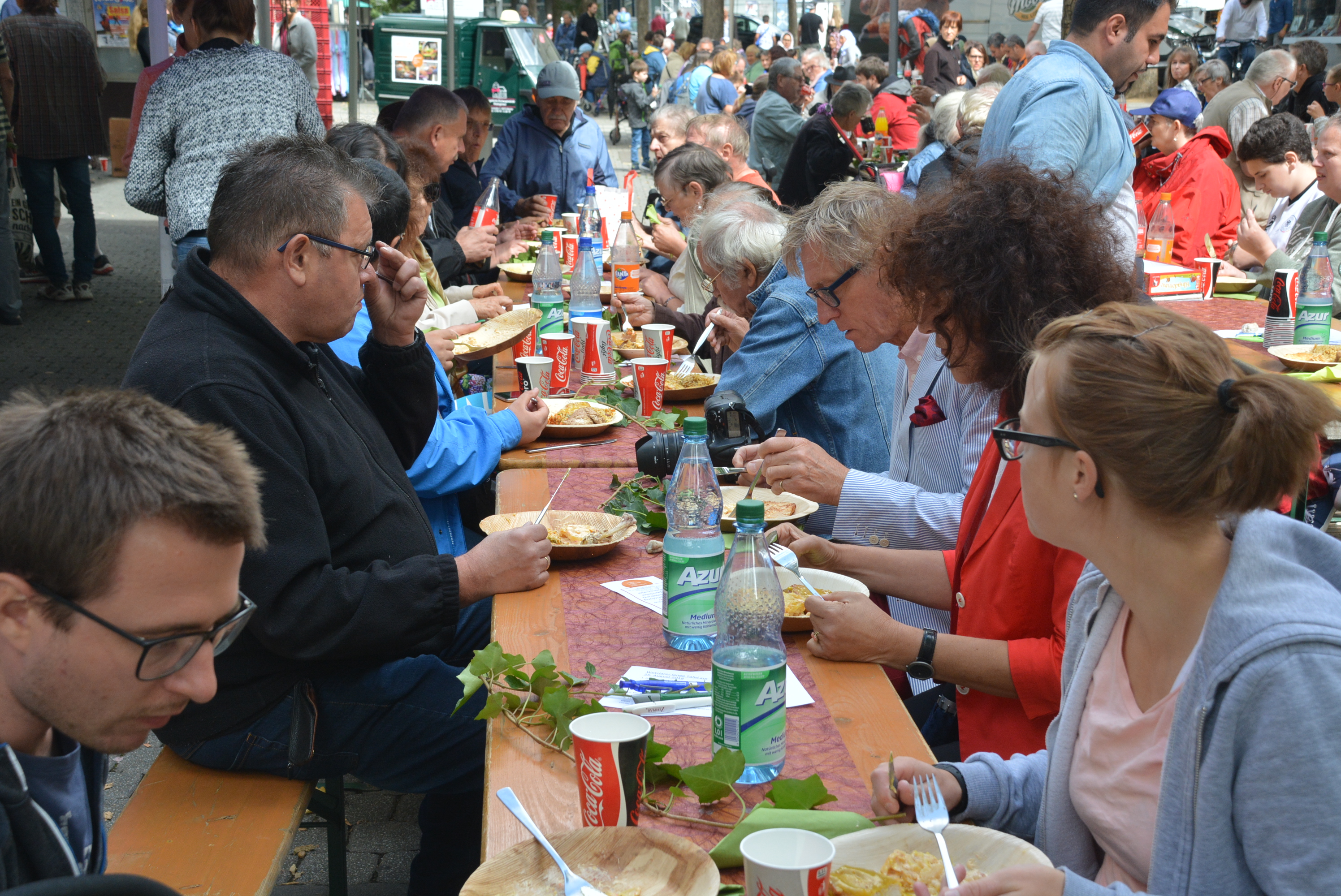 Lange Tafel In Der Wetzlarer Bahnhofstrasse Evangelischer